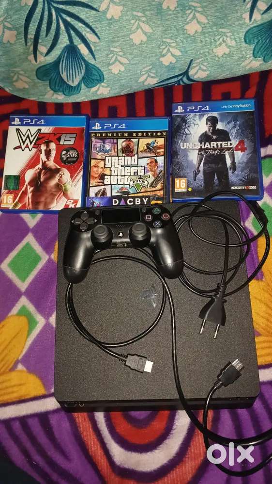 Play Station 4 Slim