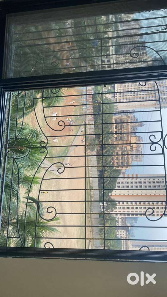 Bright and Airy flat with a Garden View .