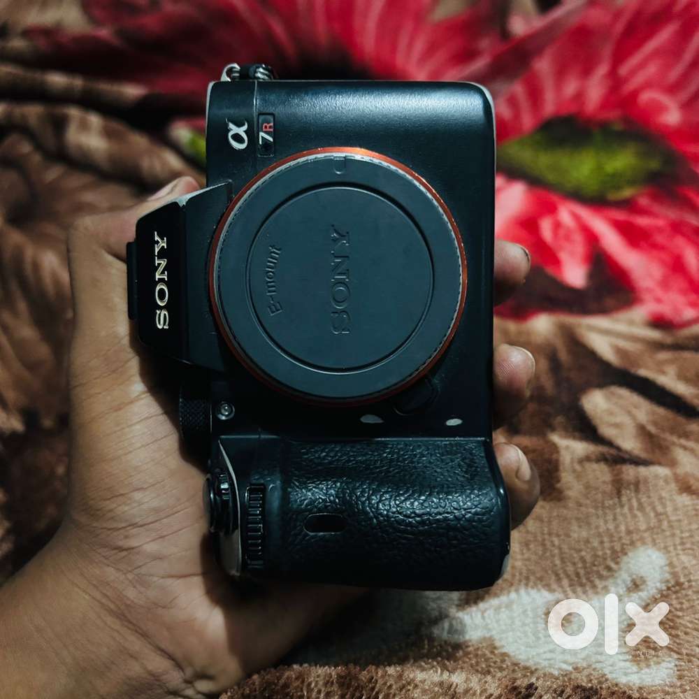 SONY A7RIII FULL FRAME CAMERA WITH SIGMA 35MM  1.4 LENS
