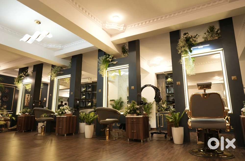 Premium Salon Receptionist Job - Good Looking and Good Speaking girl.