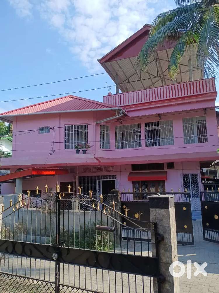 1 BHK at first floor for rent.