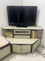 Corner TV Unit with Glass Shelves – Mint Condition