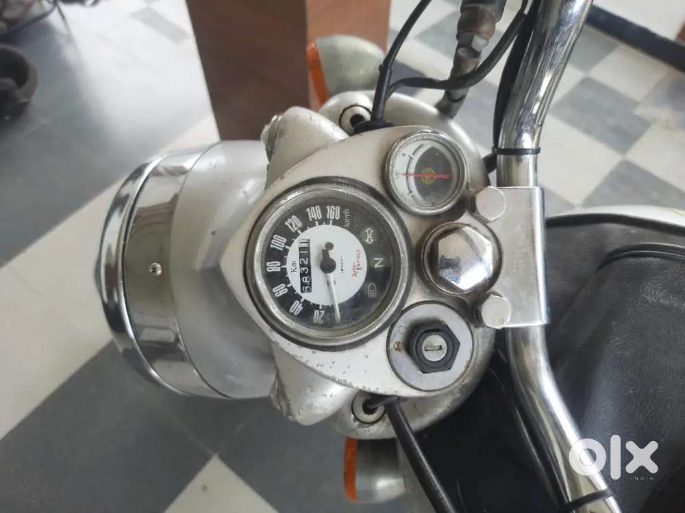 Classic 350 Silver colour