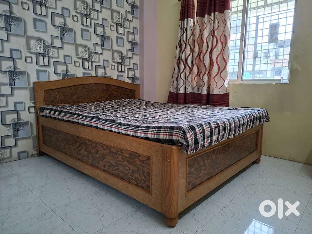 3 bhk semifurnished flat available on rent in ( vasna road )