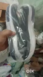 Sport shoes
