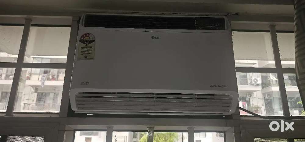 4-in-1 LG window inverter AC with Stabilizer 2 year old