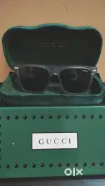 Sunglasses gucci and LV