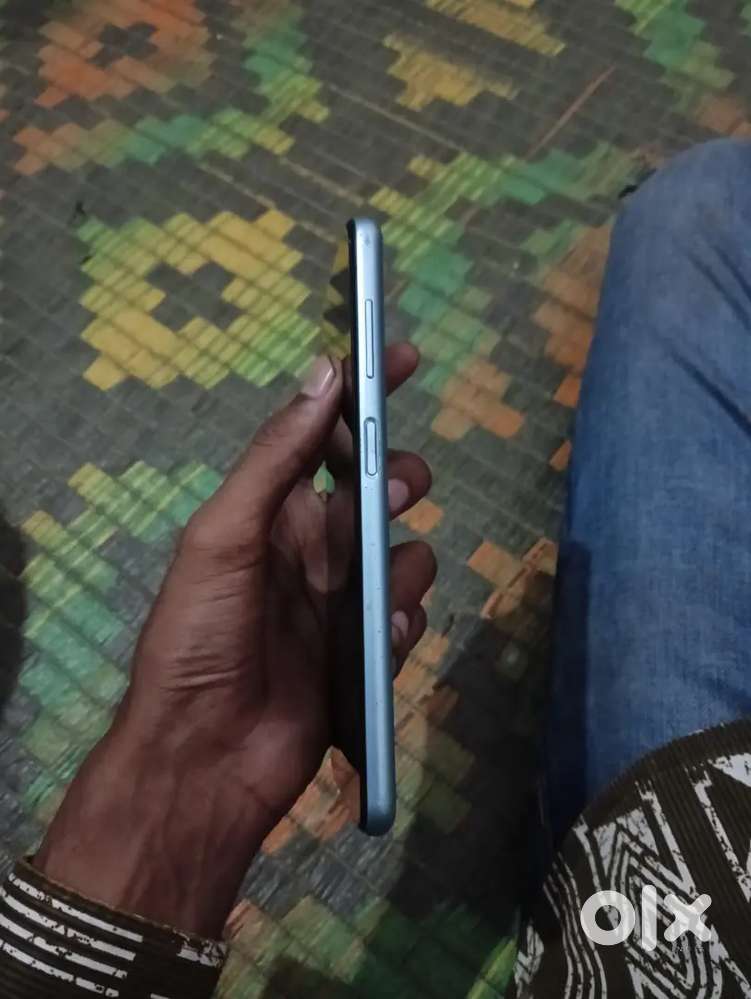 Samsung M13 4Gb 64internal good condition Phone box charger