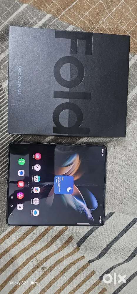 Fold 4 Ram :- 12gb , 256gb ROM grey color