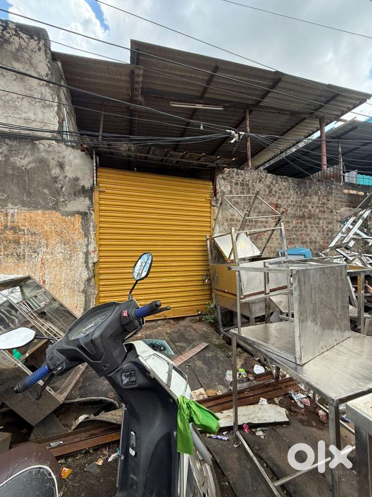 900 sqft godown/shop for rent in jampet,behind alif restaurant