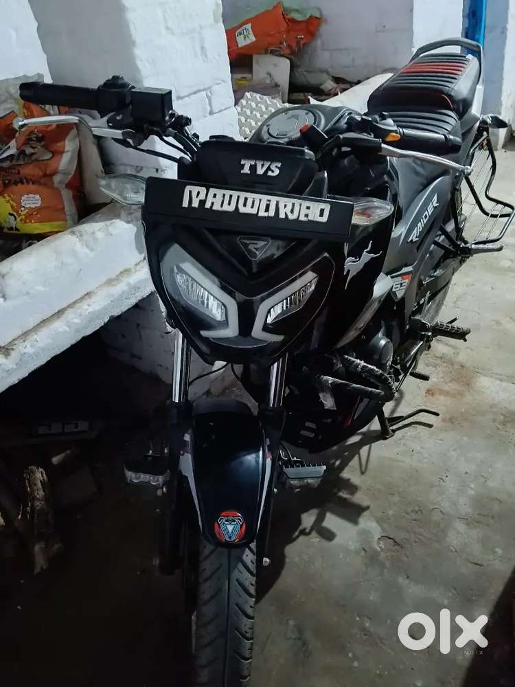 TVS RAIDER 125 WITH BRAND NEW CONDITION WITH FOG LAMPS