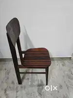 Teakwood chair  7 chair for 2800 price is negotiable