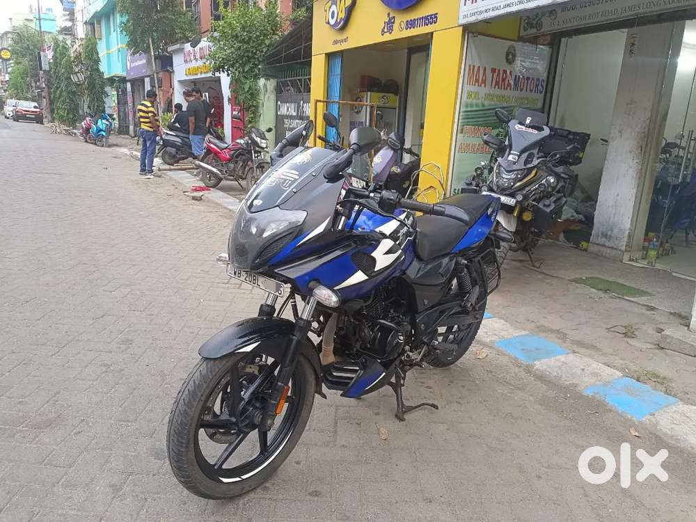 Sell or Exchange Bajaj Pulsar 220 F BS-6 EMI AVAILABLE