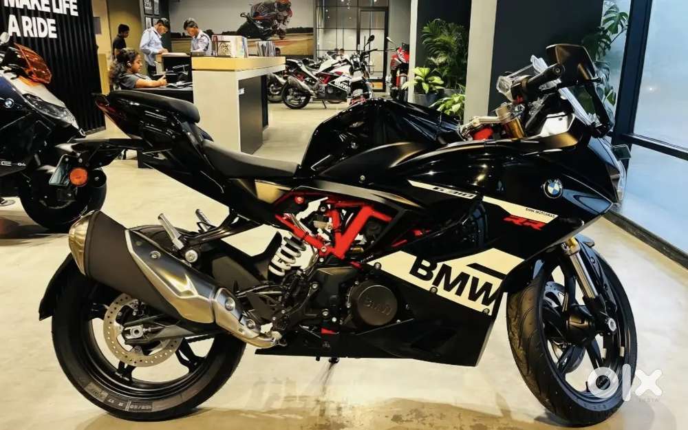 3 months old Black BMW G310 RR