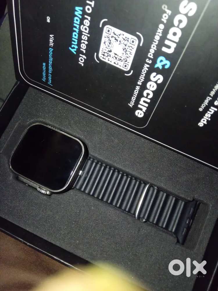 Used smart watch only weared for 5-6 times in full good condition