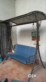 3 Seater Swing with roof and leather seats