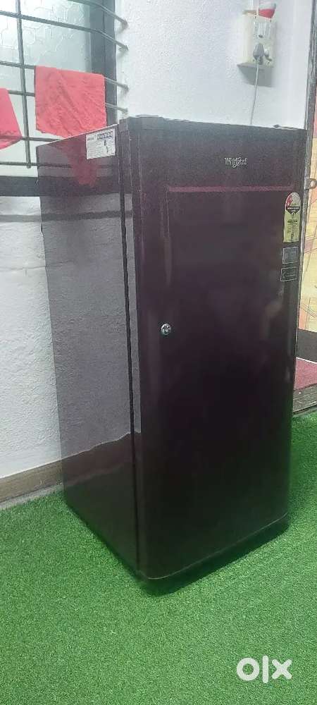 Whirlpool Genius Fridge almost new in condition