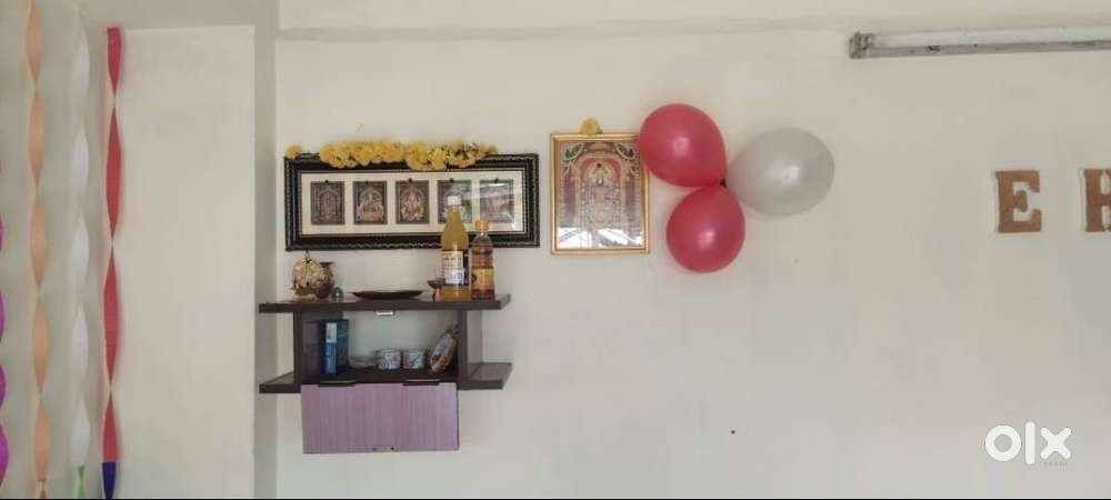 M/F Graduation Office admin and customer handling over phone computor