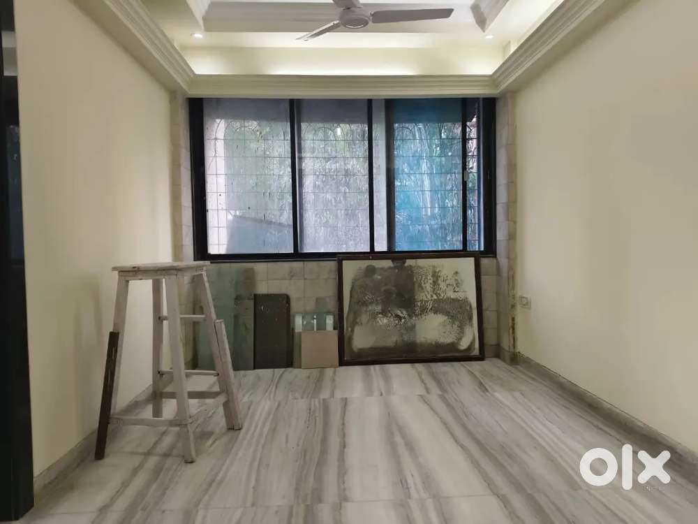 Available UnFurnished 1 Bhk Flat Rent Kurla East Bachelor most welcome