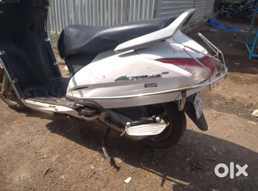 Honda Activa BS6 6G color white