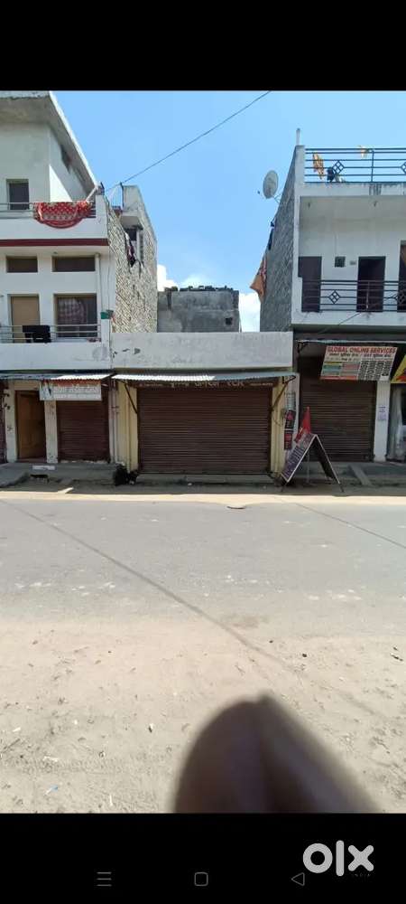 320 sq ft me 2 dukan faizullaganj pani ke tanki ke aage