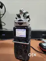Zoom H5 in Perfect Condition on Sale. With brand new USB cable.