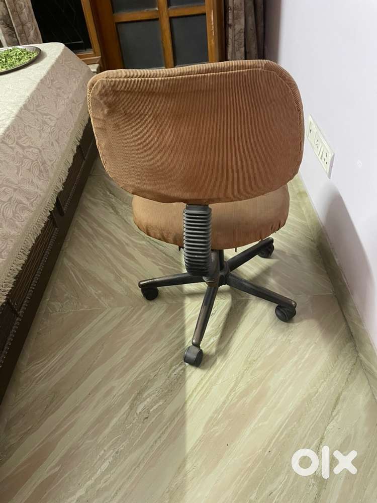 Revolving Computer chair !