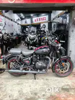 ROYAL ENFIELD CLASSIC 350 Stealth Black