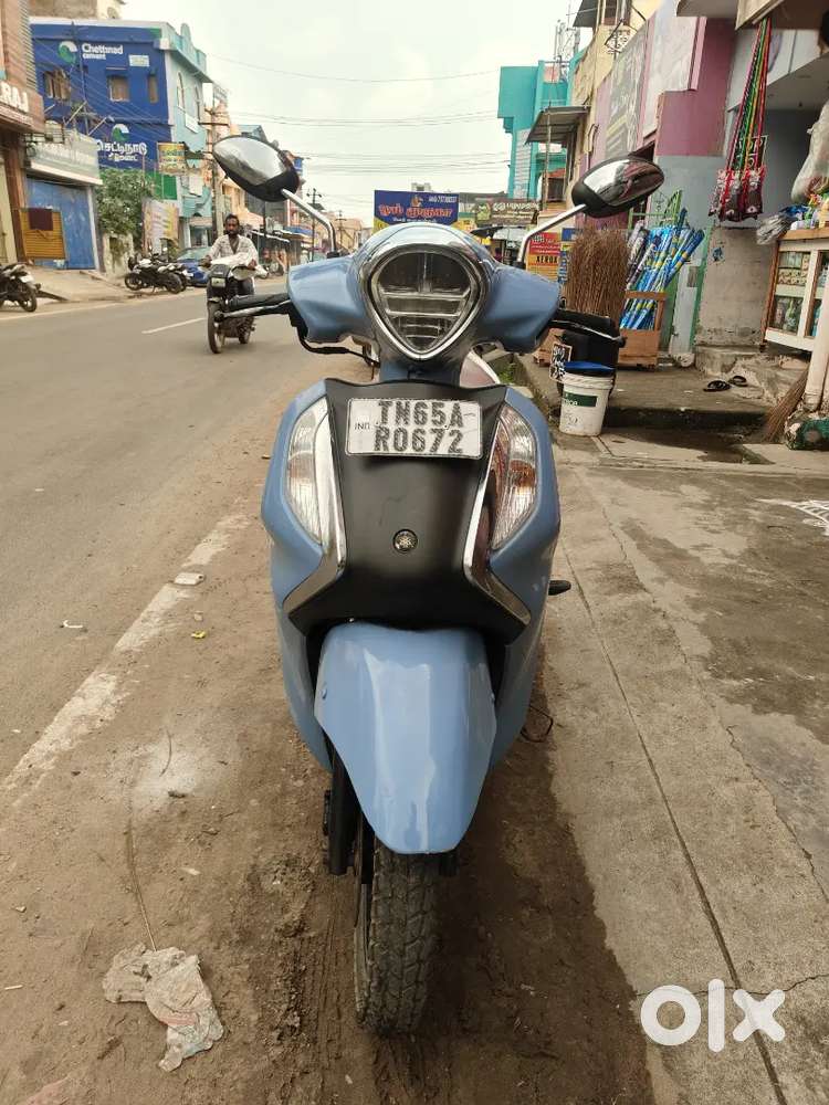Yamaha Fascino 125 light blue color