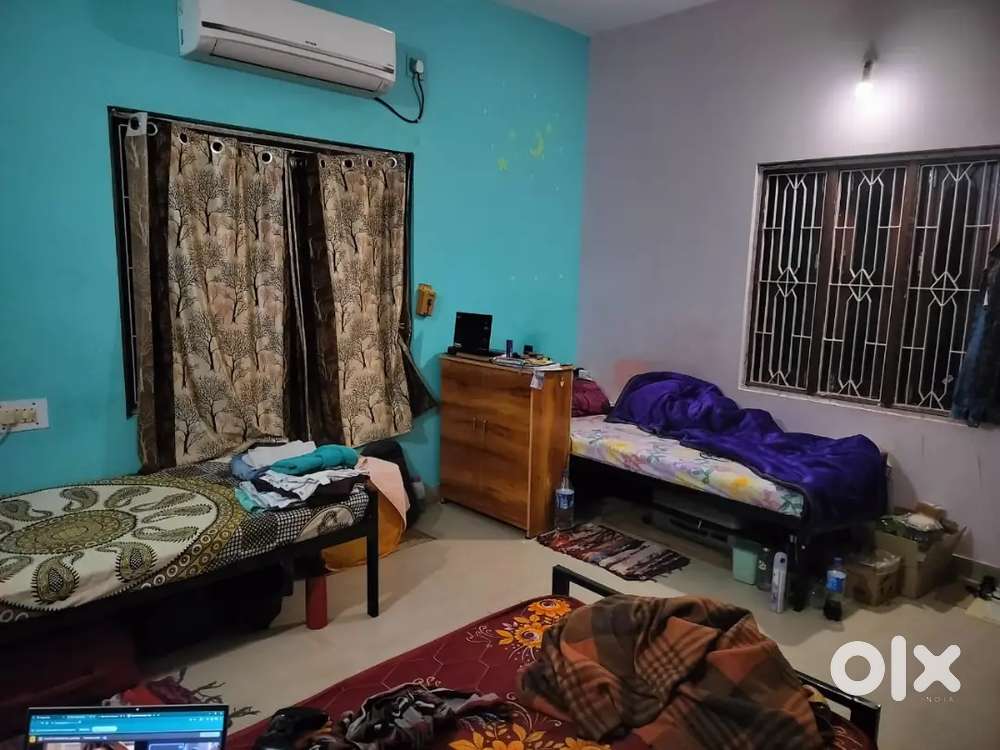 A boy's hostel available at kanan vihar at affordable price