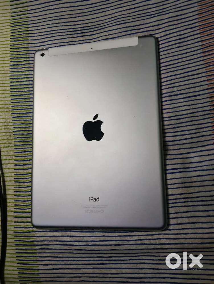 Apple Ipad AIR brand new condition,no marks, cellular 4g,grey color.