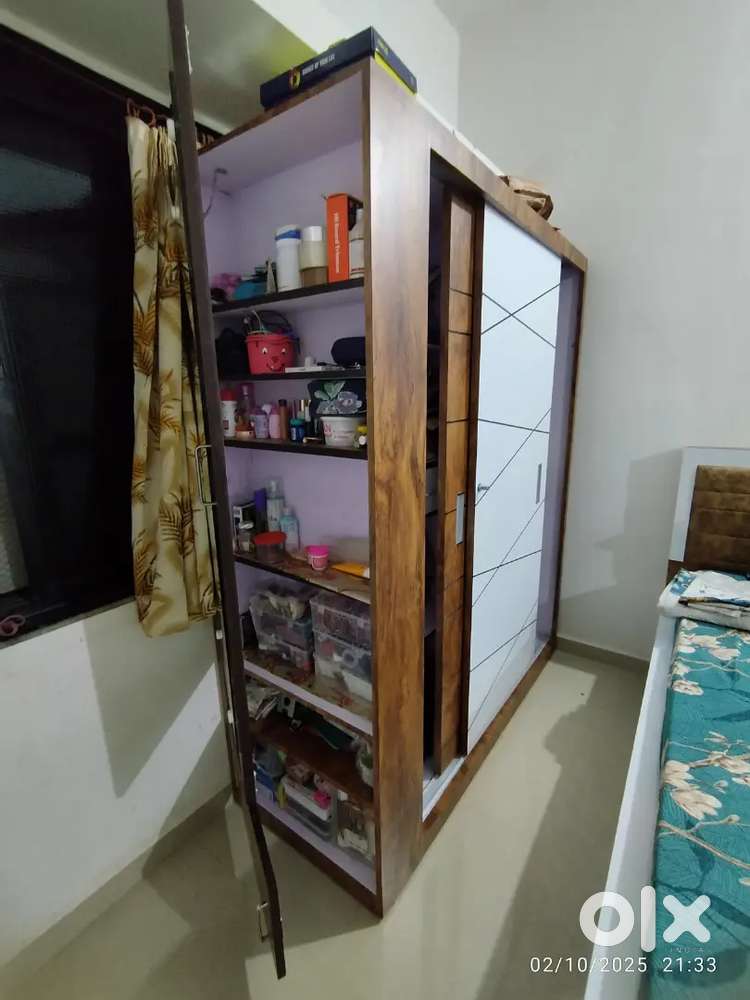 Sliding Wardrobe With Dressing - Foldable