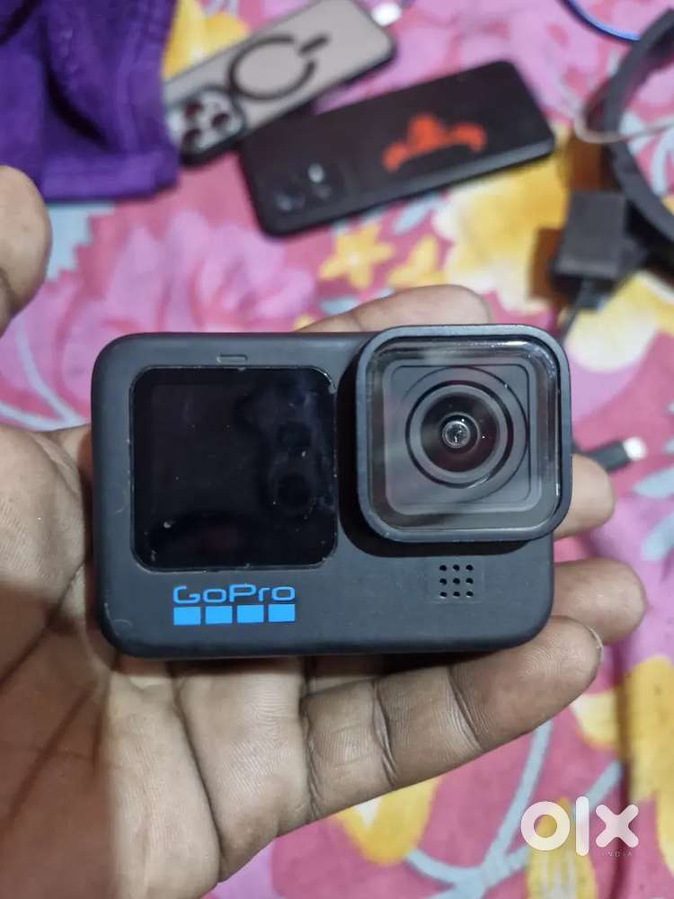 Gopro hero 10 black Camera + 2 battery and gopro protect case