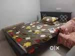 Flatmates ( Couple or 2 ladies )