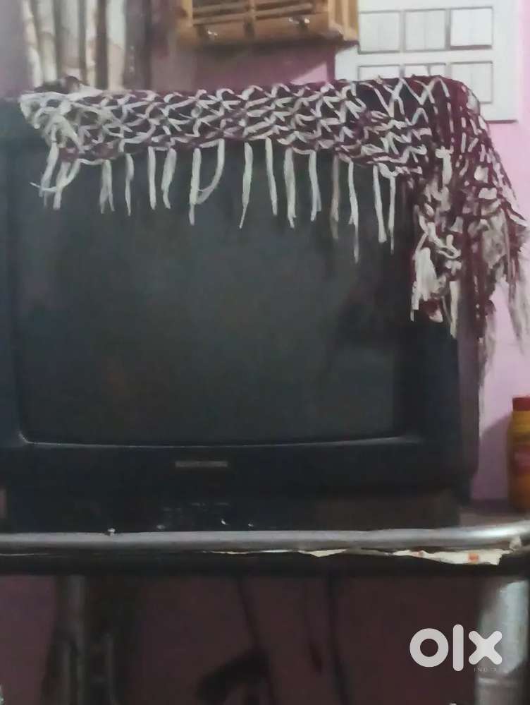 Tv thik ha bss cabel apni lagana