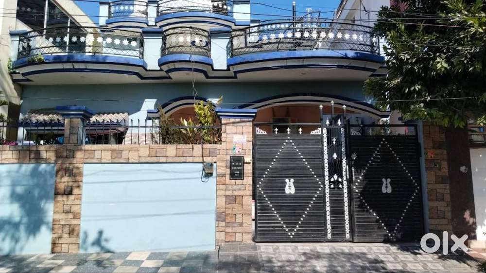 Well ventilated House for rent in posh location