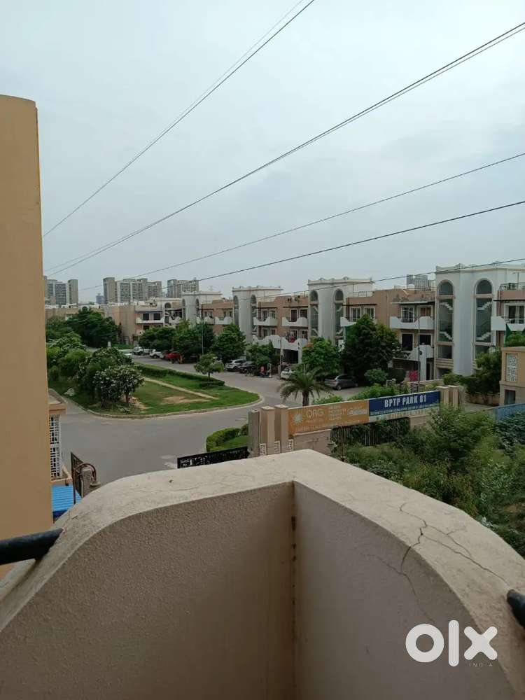 BPTP PARKLAND PRIDE SECTOR 77,  3BHK FULLY FURNISHED GATED SOCIETY