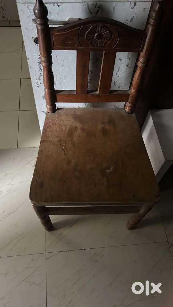 Dining table for sale
