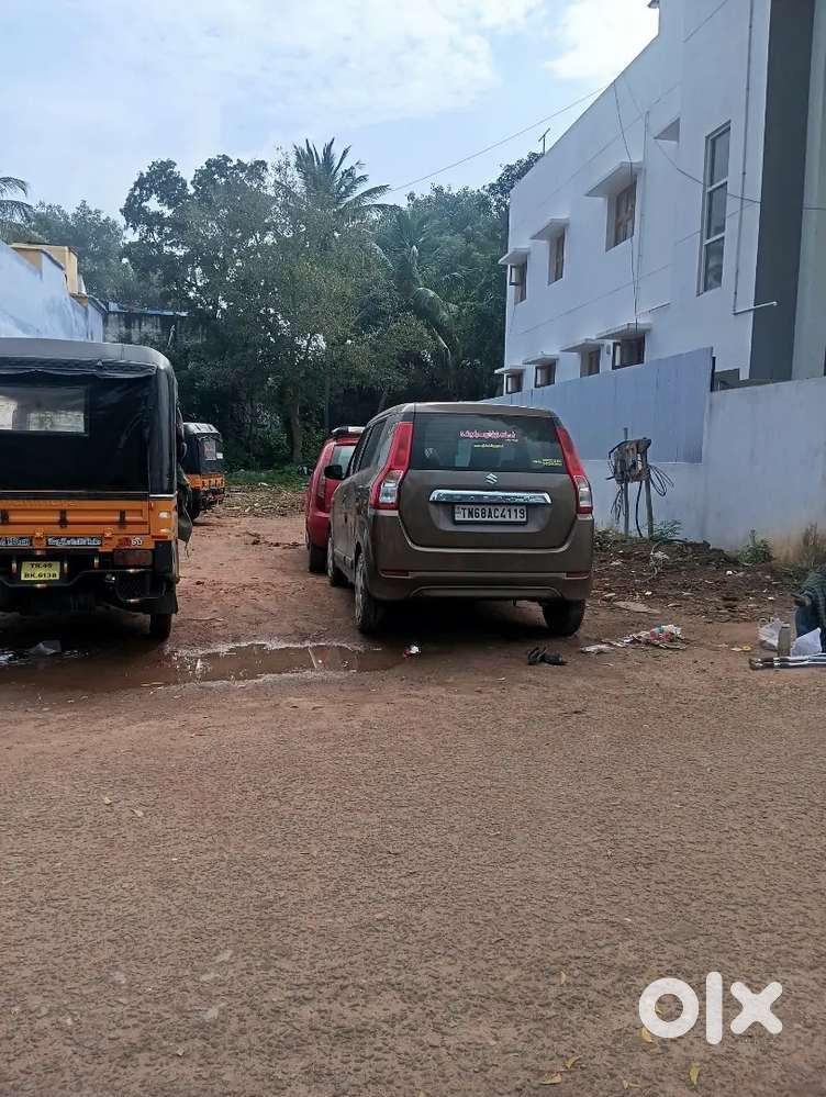 காவேரி கரையில் திருவையாறு டவுனில்
