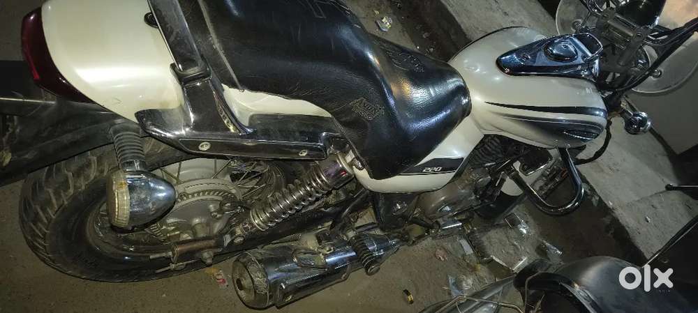 Avenger 220cc
