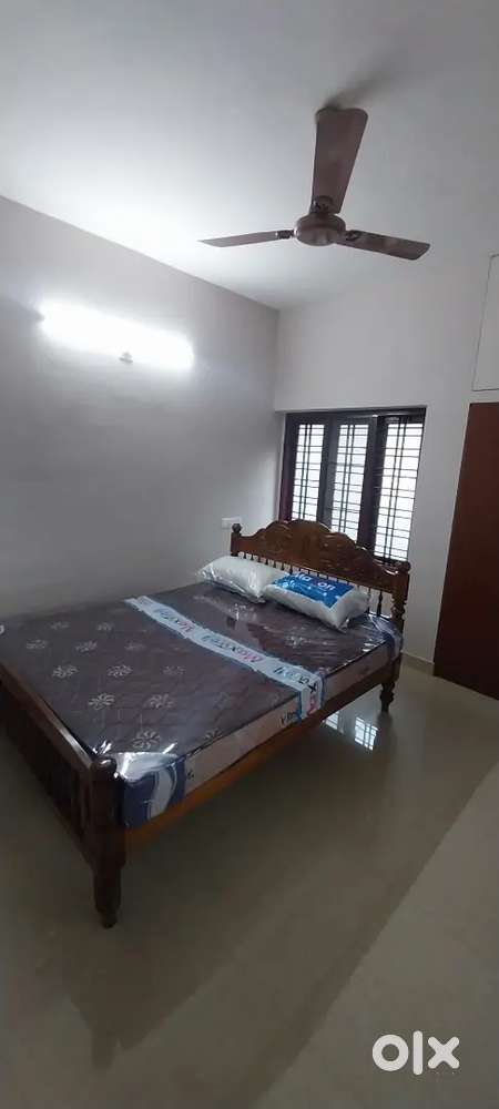 4BHK FULLY FURNISHED INDEPENDENT HOUSE FOR RENT NEAR MEDICAL COLLEGE.