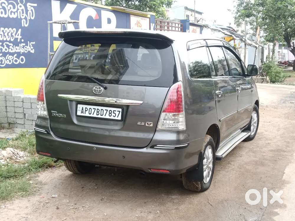 Toyota Innova 2011 Diesel Well Maintained
