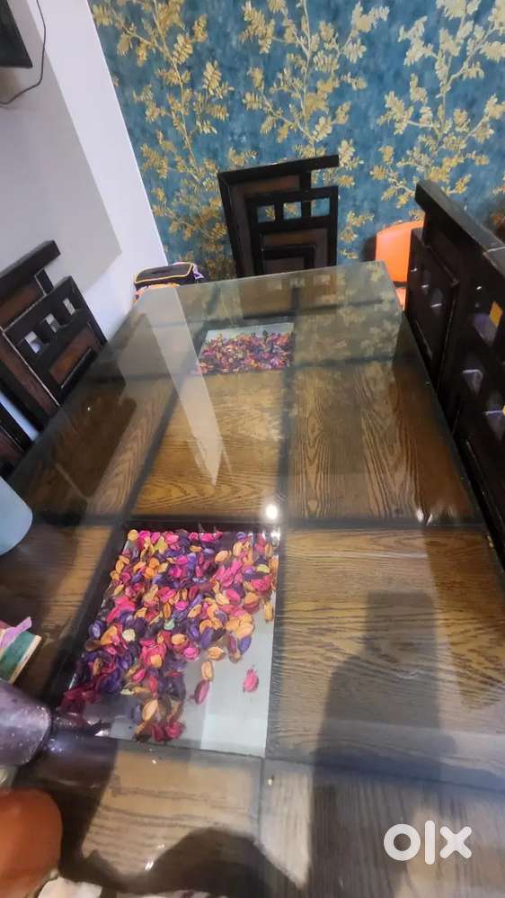 6 seater dinning table