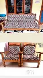 Five seater sofa of wooden 8 years old qualitie is good
