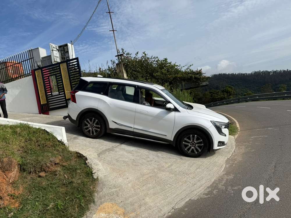 Mahindra XUV700 2021 Petrol Well Maintained