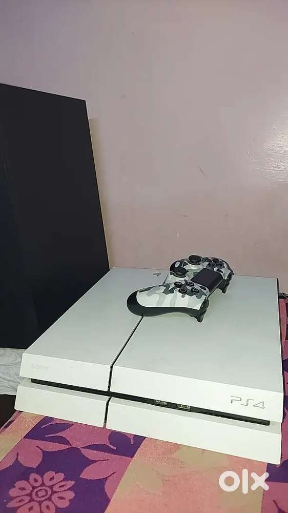 Sony Ps4 with 1 contoller