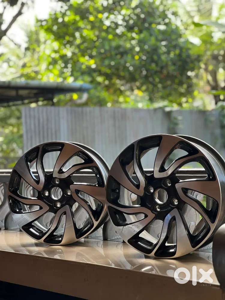 Baleno 16 inch diamond cut OEM Alloy wheel ( two alloys are available)