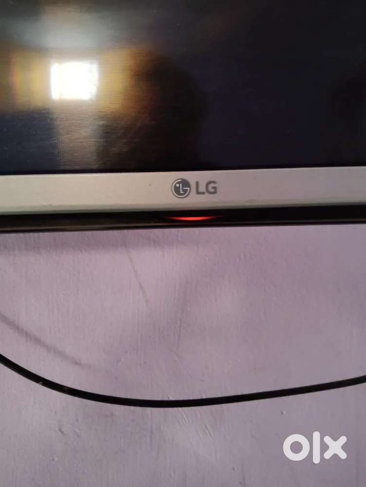 LG LCD 43 inch sab kuchh work karta hai sab chalta haii