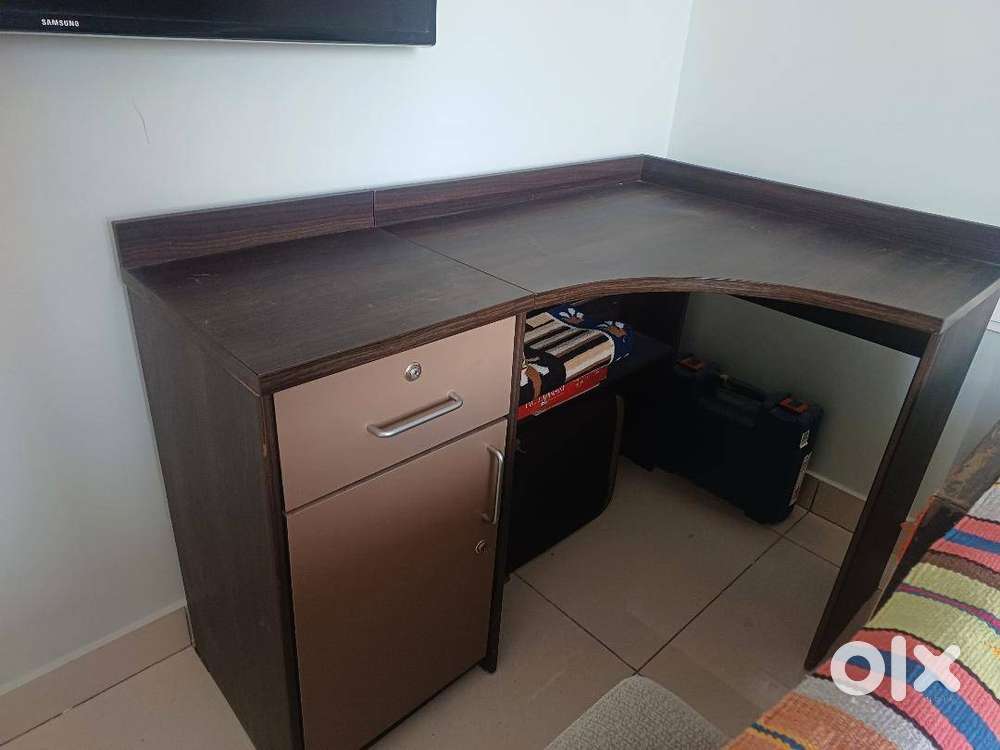 Work Table in excellent condition