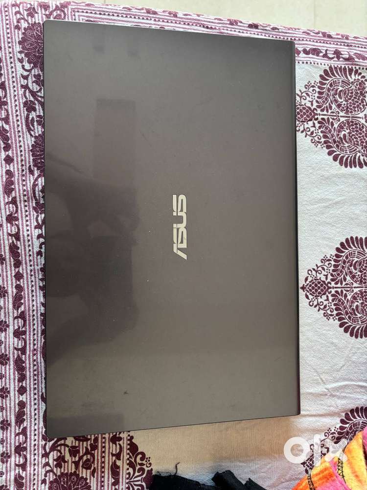 ASUS VIVOBOOK Ryzen 5 3500U with Radeon Vega GFX